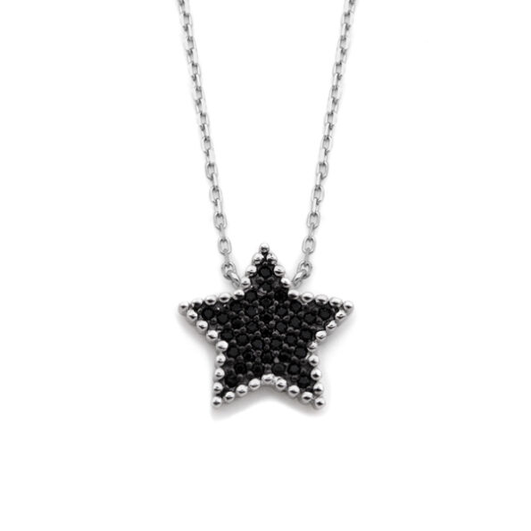 Collar de plata con forma de estrella de cinco puntas engastada con circonitas negras